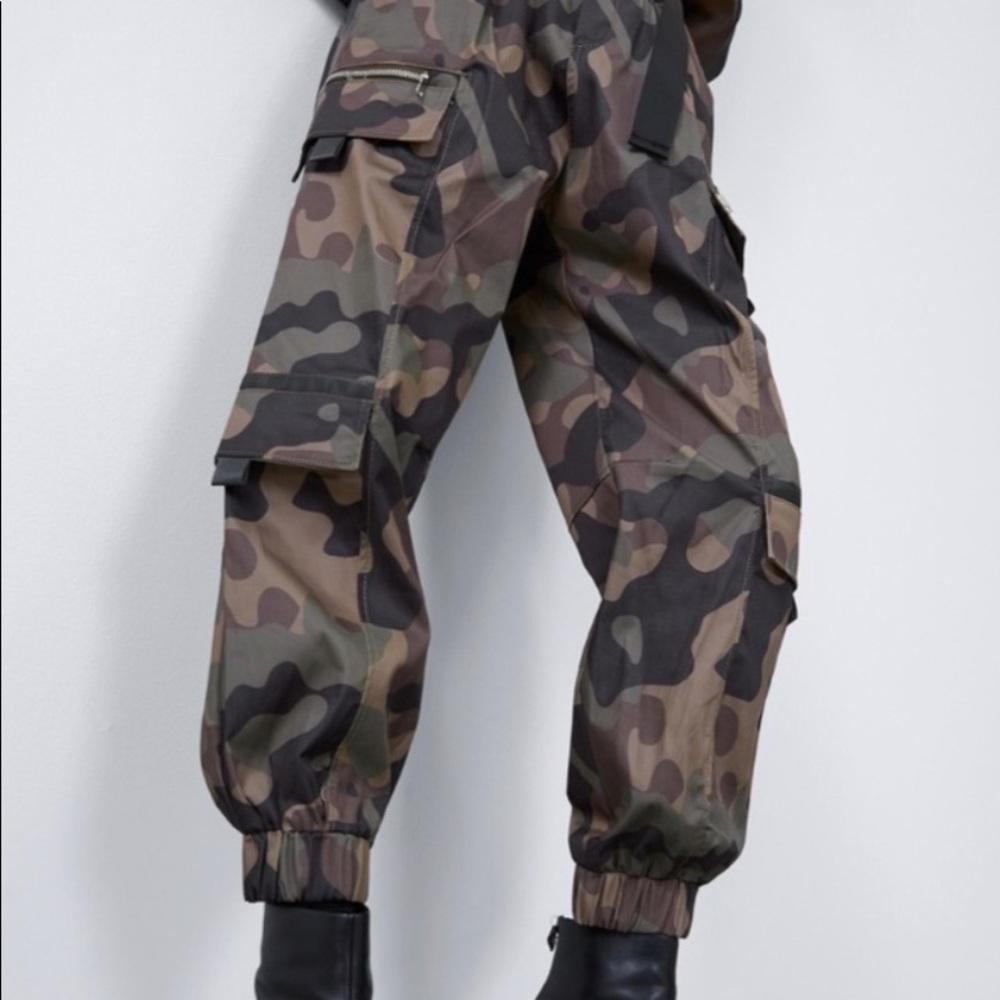 Zara  camouflage pants